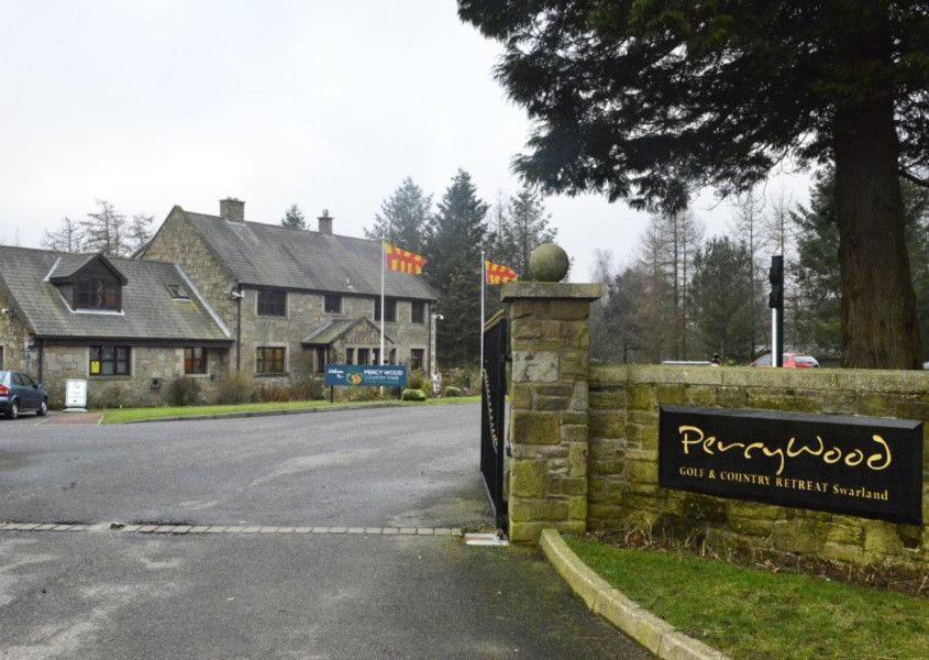 Lola Lodge - Luxury Hot Tub Retreat Newton on the Moor المظهر الخارجي الصورة