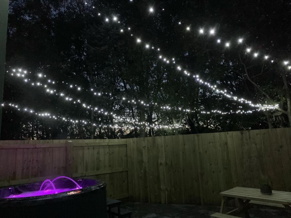 Lola Lodge - Luxury Hot Tub Retreat Newton on the Moor المظهر الخارجي الصورة