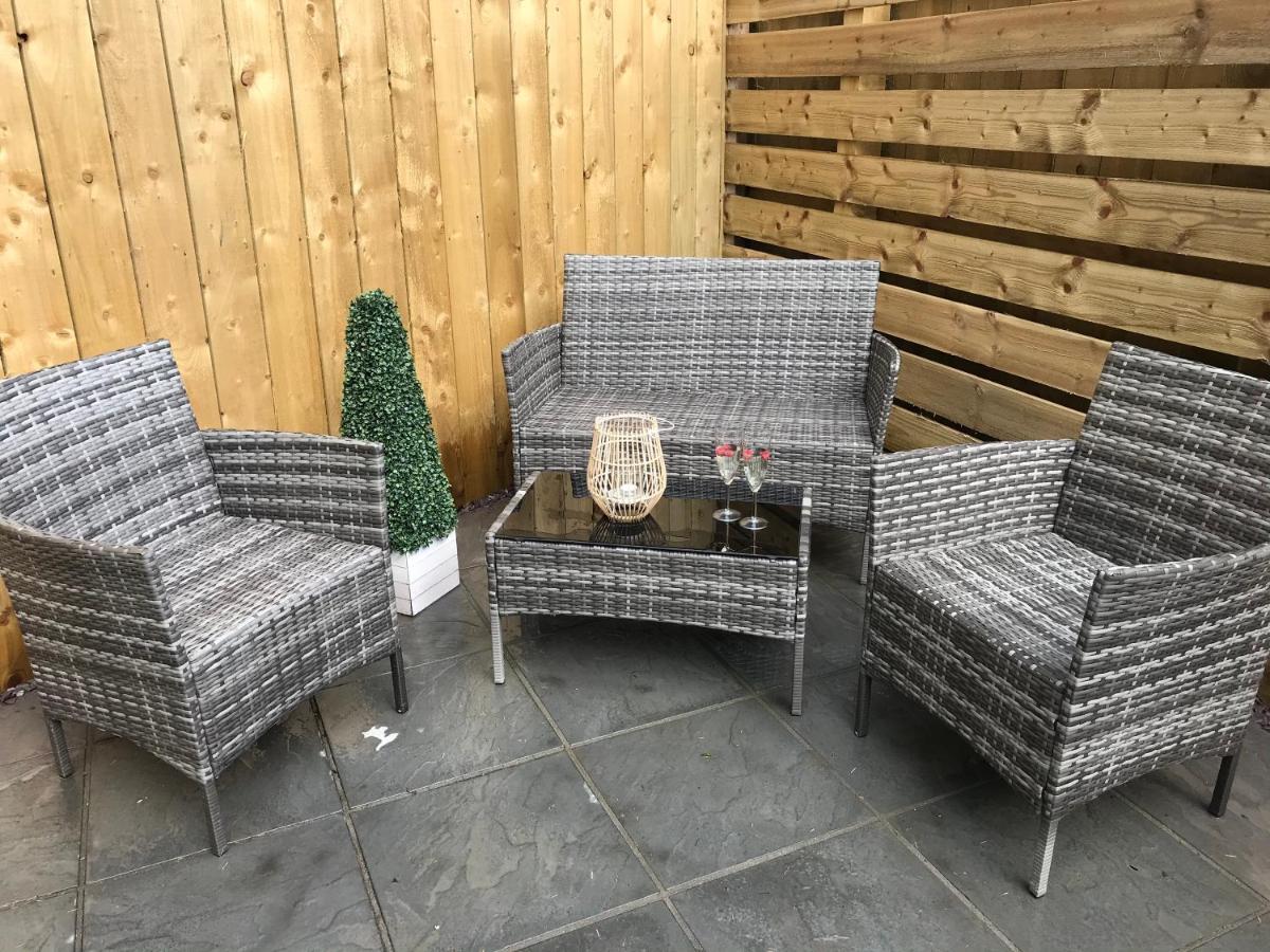Lola Lodge - Luxury Hot Tub Retreat Newton on the Moor المظهر الخارجي الصورة